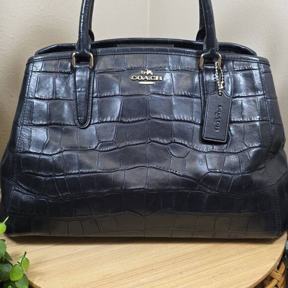 Coach Margot Carryall - Picture 2 of 16